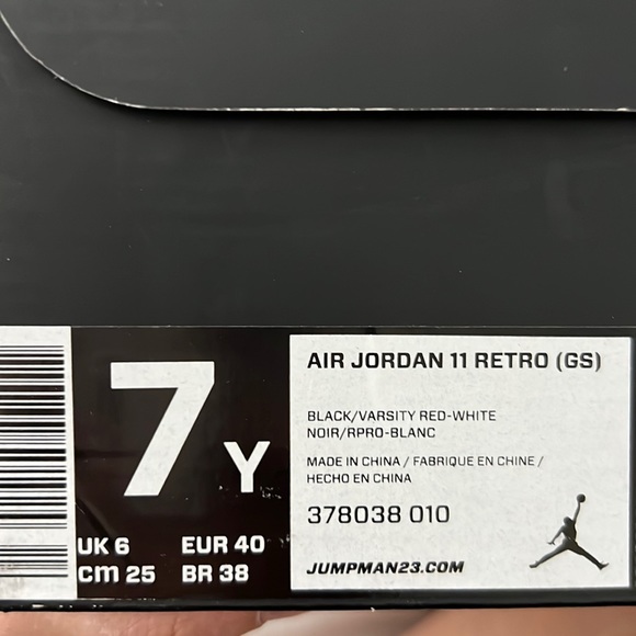 Air Jordan 11 Retro (GS) BREDs - Picture 2 of 5